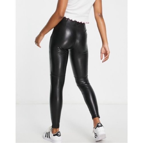 Abercrombie & Fitch Classic Vegan Leather Legging Black Sz S Short EUC - Picture 3 of 11